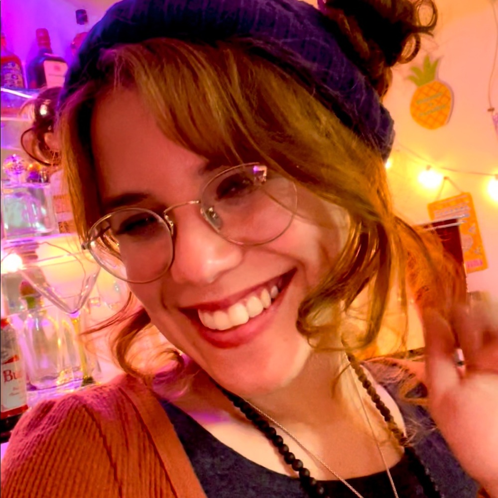 Meet your Posher, Cynthia